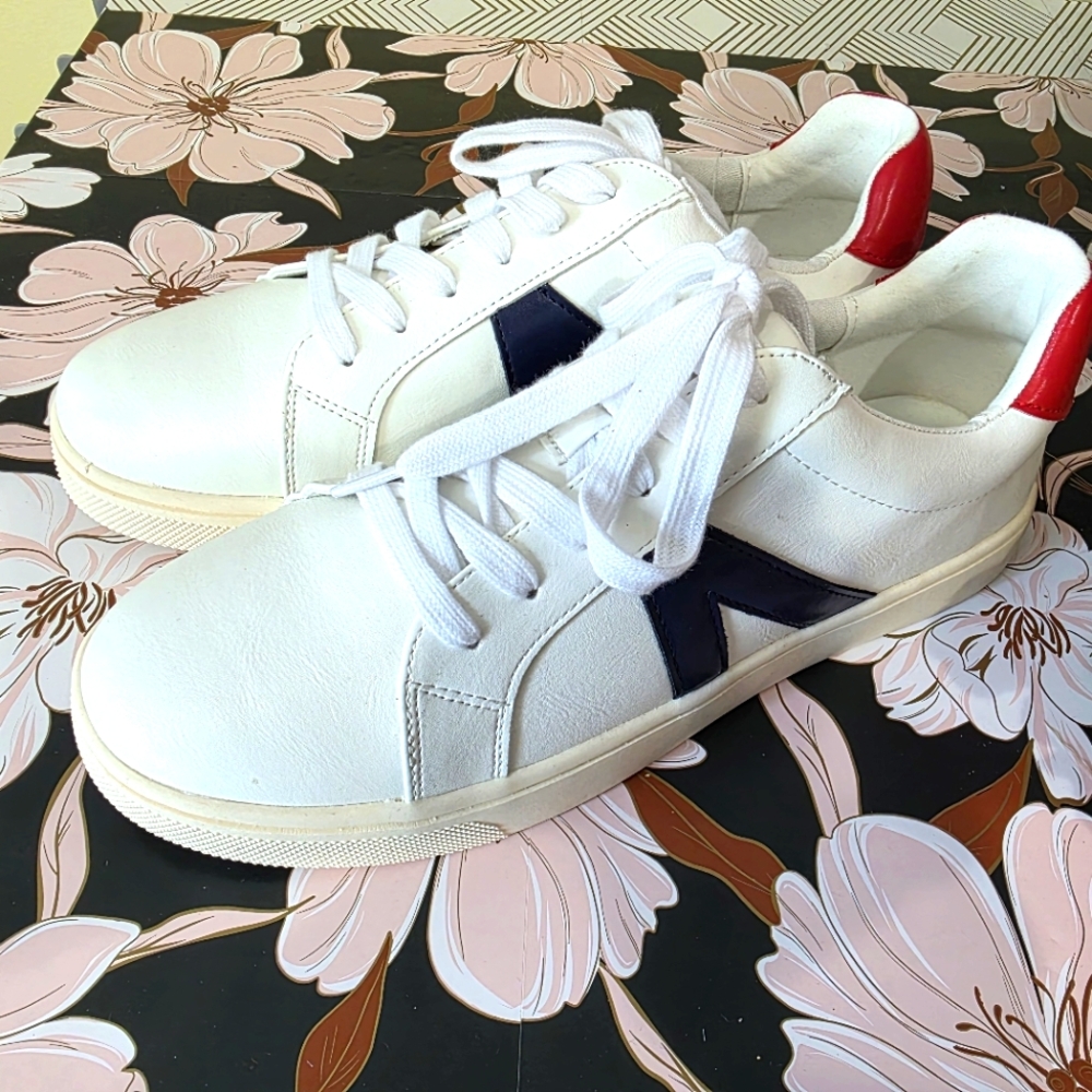 MIA WOMEN'S SNEAKER BNWT
